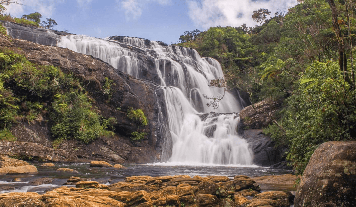 Dunhinda , Diyaluma, Waterfalls Sri LANKA